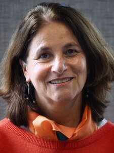 Webinar moderator: Marion Pineros